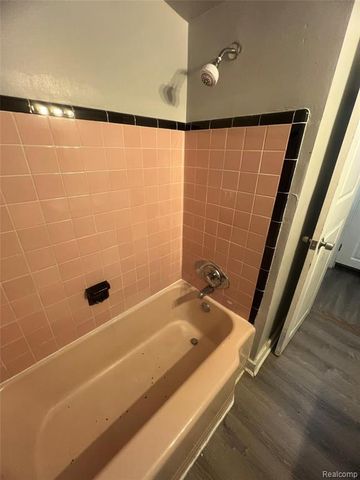 9599 Whitcomb Street, Detroit, MI 48227