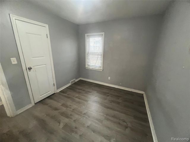 9599 Whitcomb Street, Detroit, MI 48227