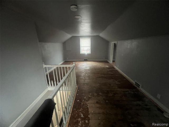 9599 Whitcomb Street, Detroit, MI 48227