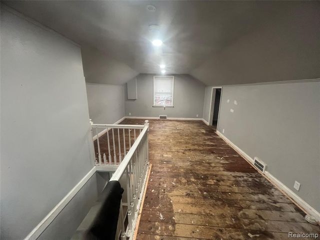 9599 Whitcomb Street, Detroit, MI 48227