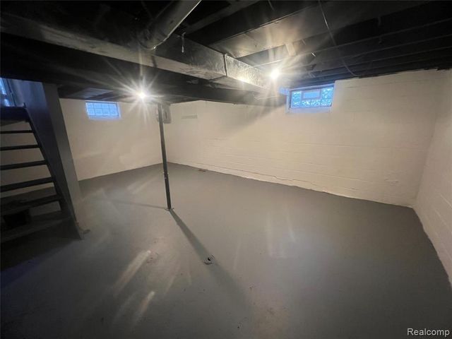 9599 Whitcomb Street, Detroit, MI 48227