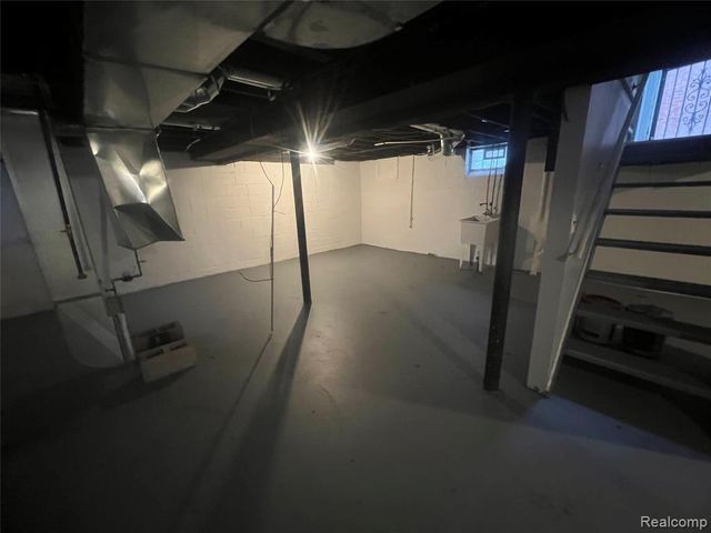 9599 Whitcomb Street, Detroit, MI 48227