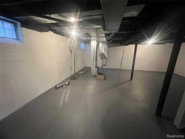 9599 Whitcomb Street, Detroit, MI 48227