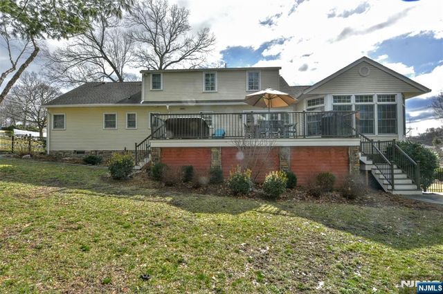 122 Colonial Road, Emerson, NJ 07630