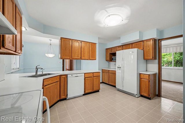 3888 Boulder Drive, Troy, MI 48084