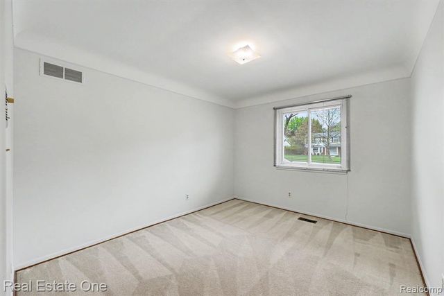 3888 Boulder Drive, Troy, MI 48084