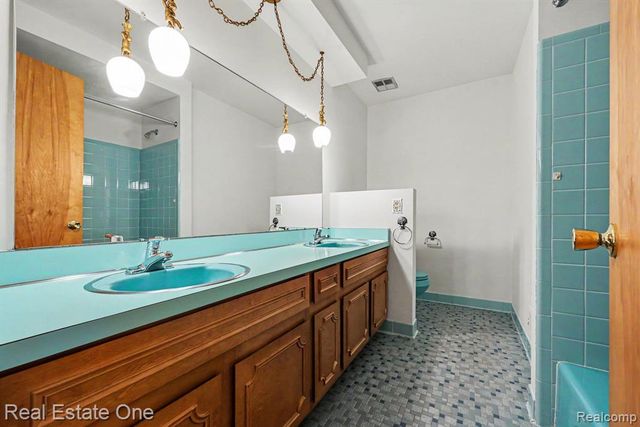 3888 Boulder Drive, Troy, MI 48084