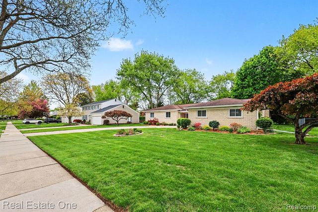 3888 Boulder Drive, Troy, MI 48084