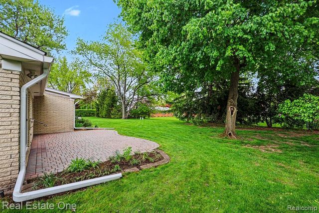 3888 Boulder Drive, Troy, MI 48084