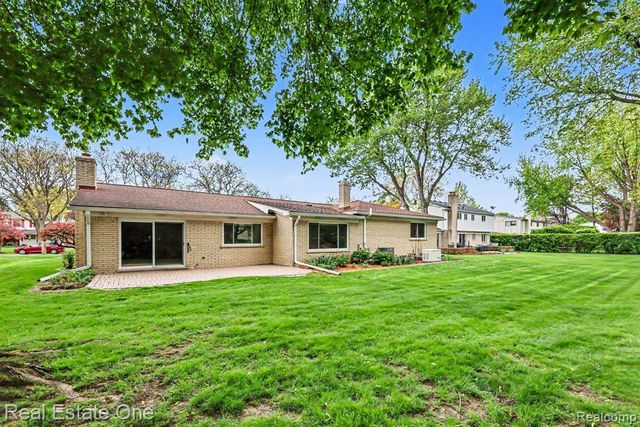 3888 Boulder Drive, Troy, MI 48084