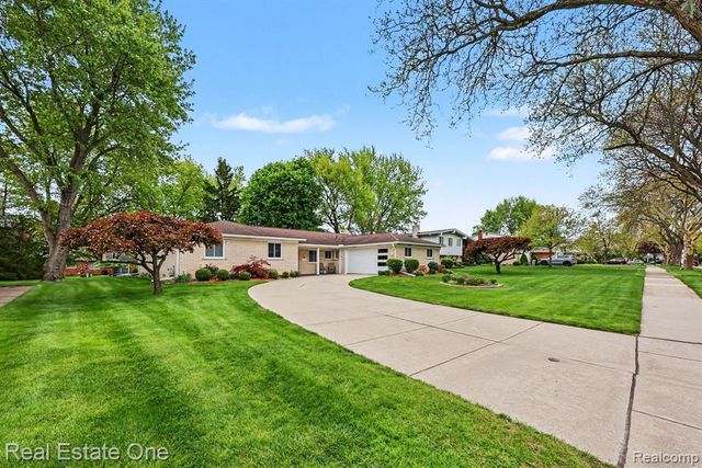 3888 Boulder Drive, Troy, MI 48084