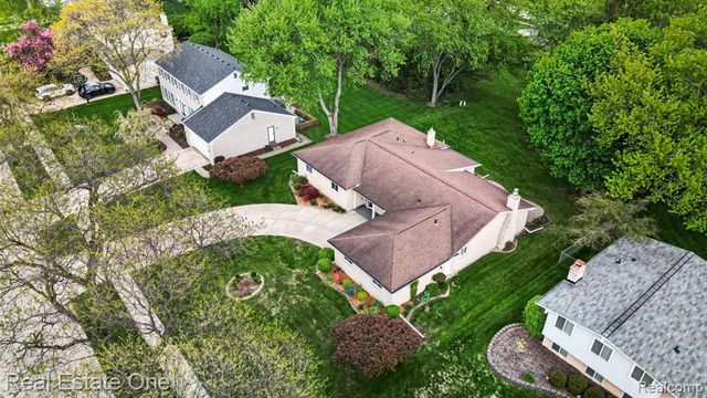 3888 Boulder Drive, Troy, MI 48084