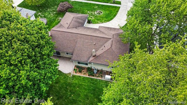 3888 Boulder Drive, Troy, MI 48084