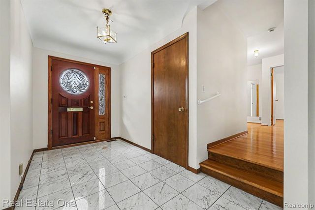 3888 Boulder Drive, Troy, MI 48084