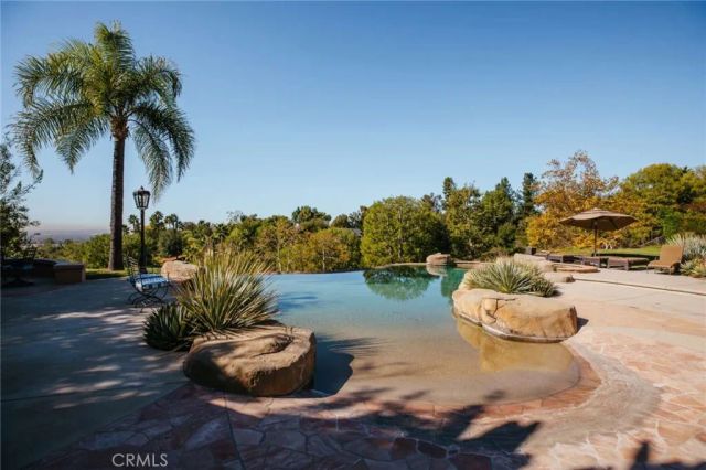 365 Oak Mountain Road, Bradbury, CA 91008