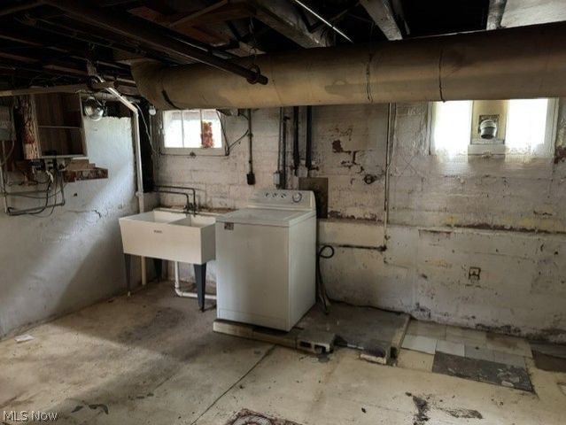 1379 E 219th Street, Euclid, OH 44117