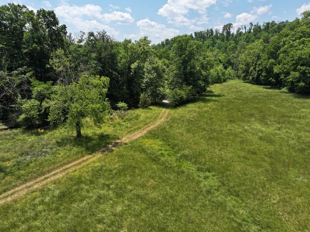 110 Wade Reed Rd, White Bluff, TN 37187