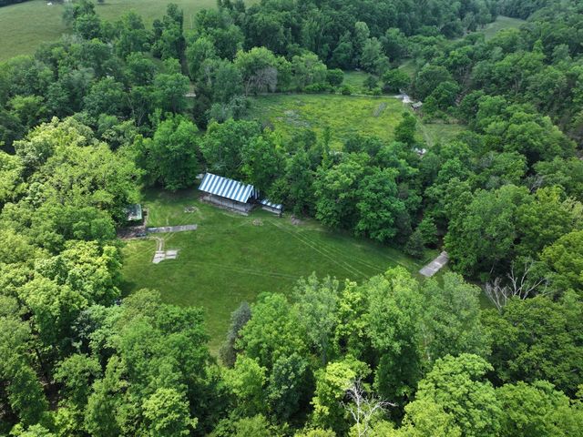110 Wade Reed Rd, White Bluff, TN 37187