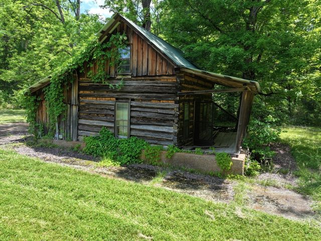 110 Wade Reed Rd, White Bluff, TN 37187
