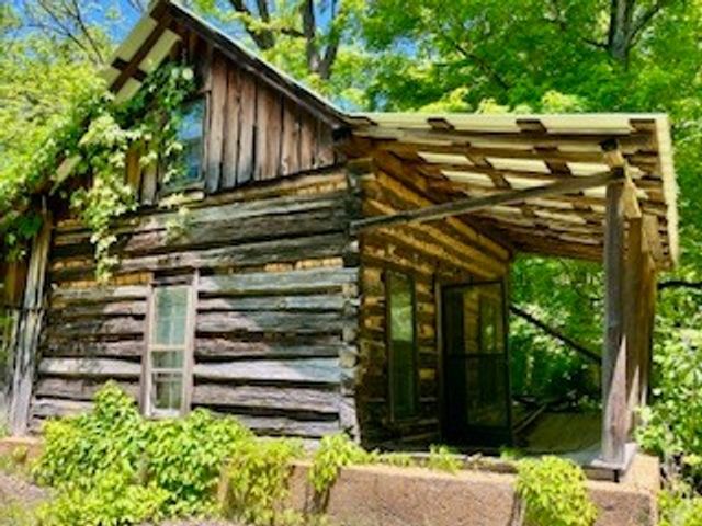 110 Wade Reed Rd, White Bluff, TN 37187