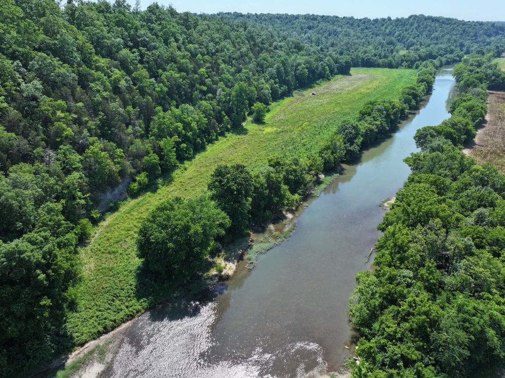 110 Wade Reed Rd, White Bluff, TN 37187
