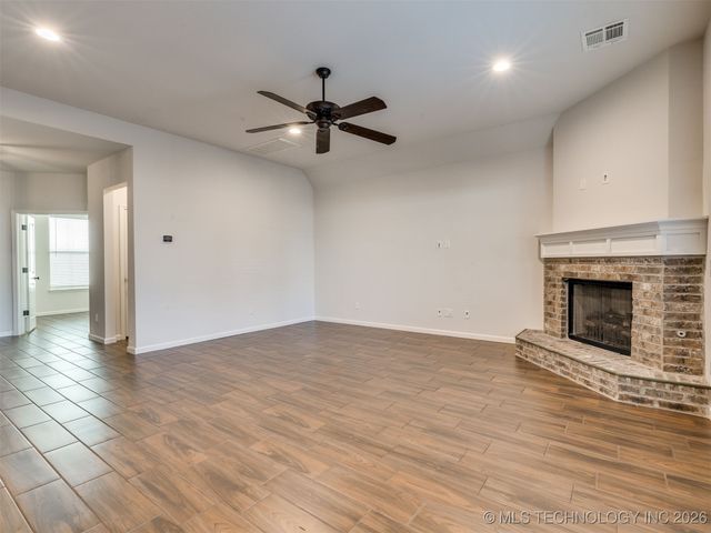 703 E 126th Street S, Jenks, OK 74037