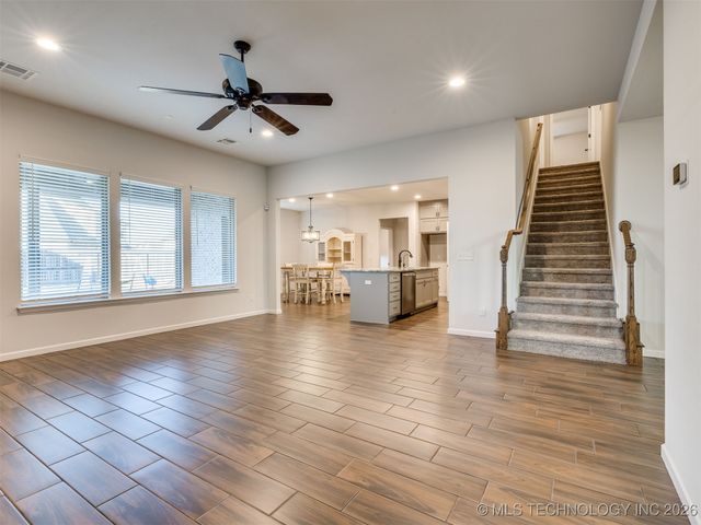 703 E 126th Street S, Jenks, OK 74037