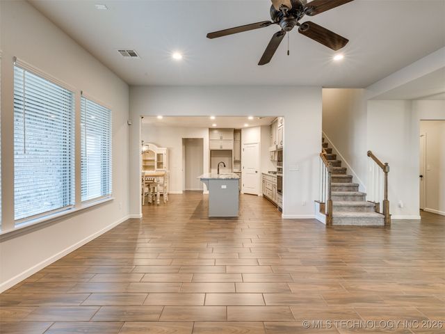 703 E 126th Street S, Jenks, OK 74037