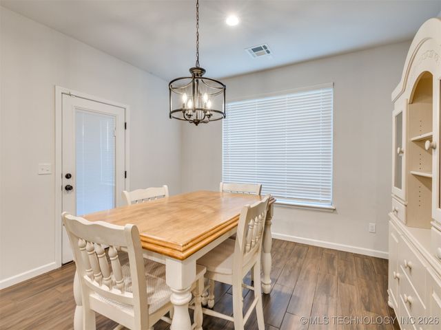 703 E 126th Street S, Jenks, OK 74037