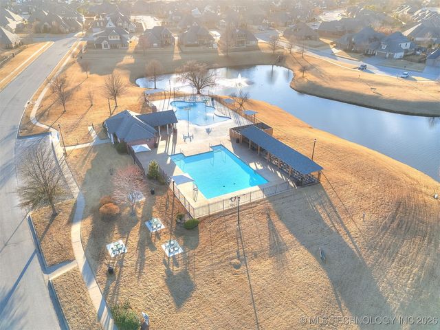 703 E 126th Street S, Jenks, OK 74037