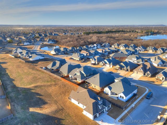 703 E 126th Street S, Jenks, OK 74037