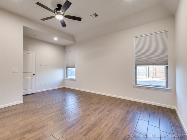 703 E 126th Street S, Jenks, OK 74037