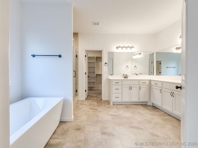 703 E 126th Street S, Jenks, OK 74037