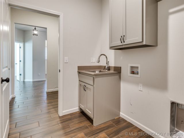 703 E 126th Street S, Jenks, OK 74037