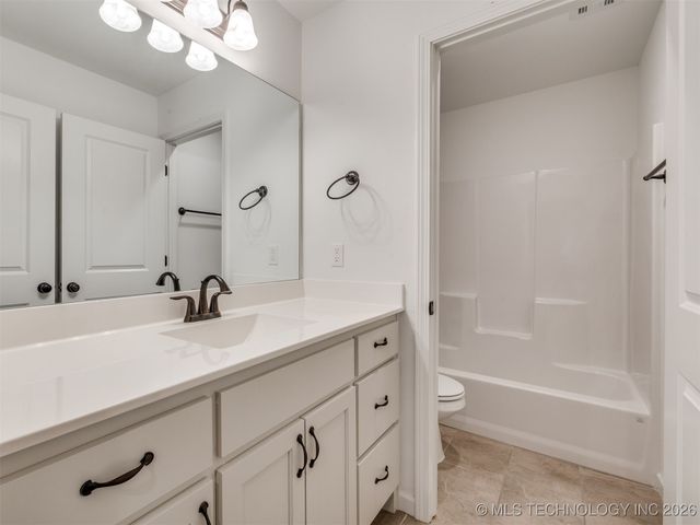 703 E 126th Street S, Jenks, OK 74037