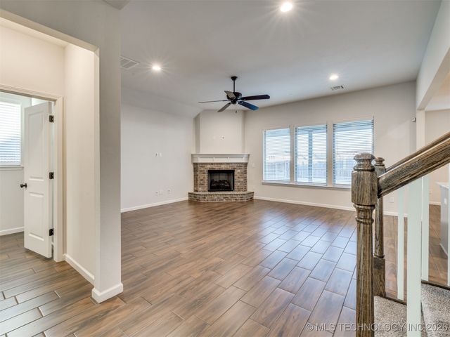 703 E 126th Street S, Jenks, OK 74037