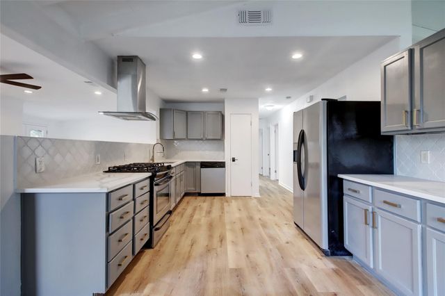 1906 Morrow ST, Austin, TX 78757