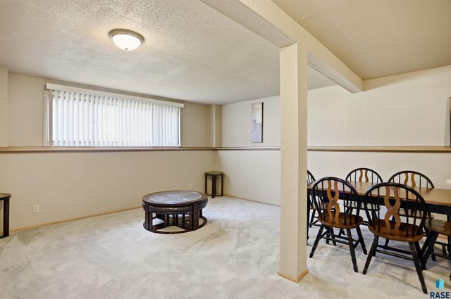 1201 N Hudson Ave Avenue, Sioux Falls, SD 57104