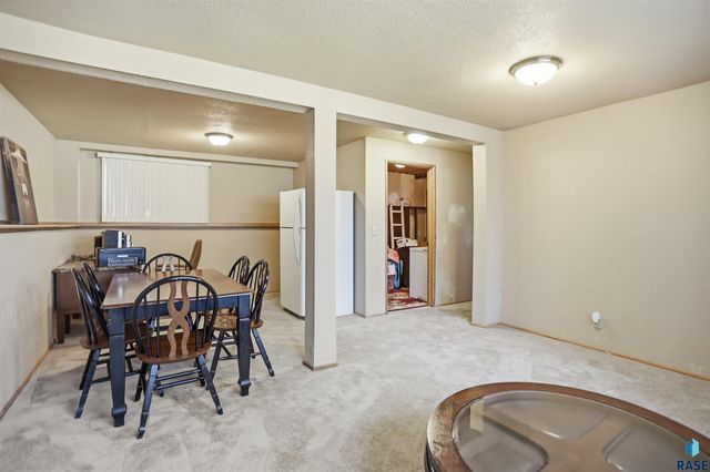 1201 N Hudson Ave Avenue, Sioux Falls, SD 57104