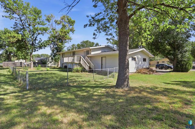 1201 N Hudson Ave Avenue, Sioux Falls, SD 57104
