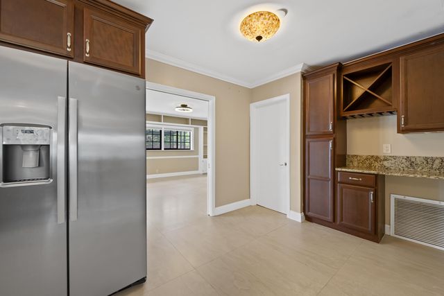 5720 SW 7th Street, Plantation, FL 33317