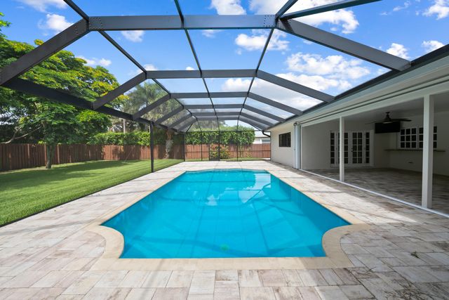 5720 SW 7th Street, Plantation, FL 33317