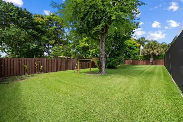5720 SW 7th Street, Plantation, FL 33317