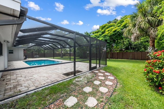 5720 SW 7th Street, Plantation, FL 33317