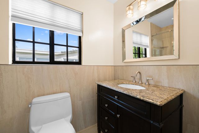 5720 SW 7th Street, Plantation, FL 33317