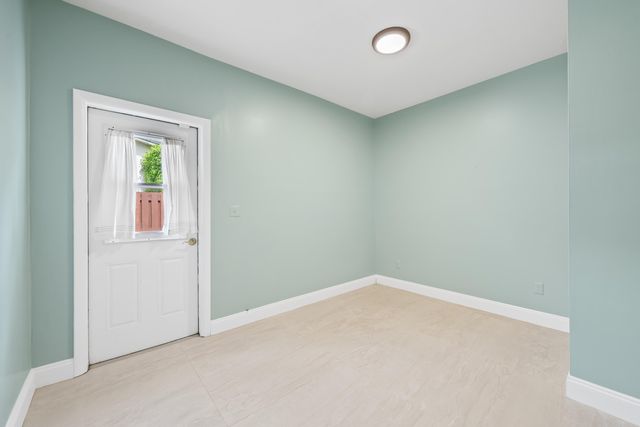 5720 SW 7th Street, Plantation, FL 33317