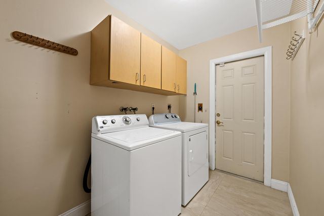 5720 SW 7th Street, Plantation, FL 33317