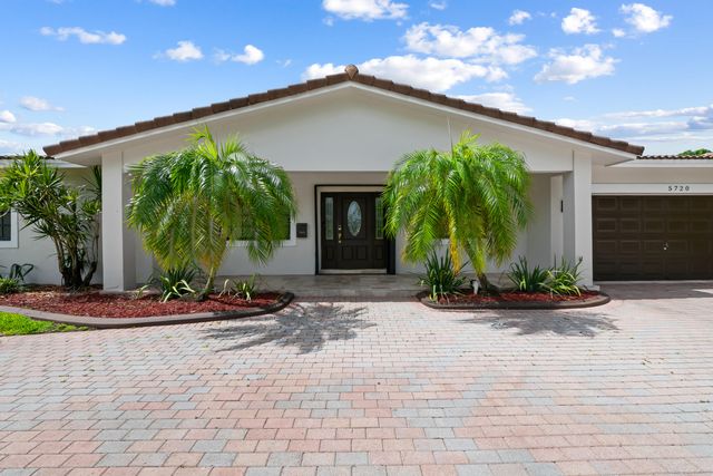 5720 SW 7th Street, Plantation, FL 33317
