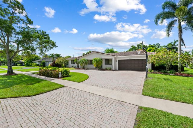 5720 SW 7th Street, Plantation, FL 33317