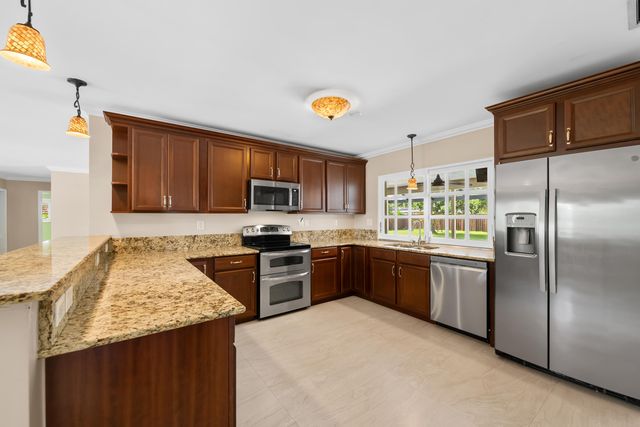 5720 SW 7th Street, Plantation, FL 33317